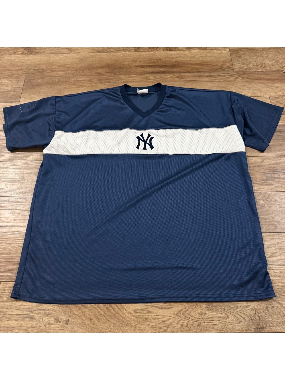Majestic New York Yankees Navy Blue and White Polyester V-Ne